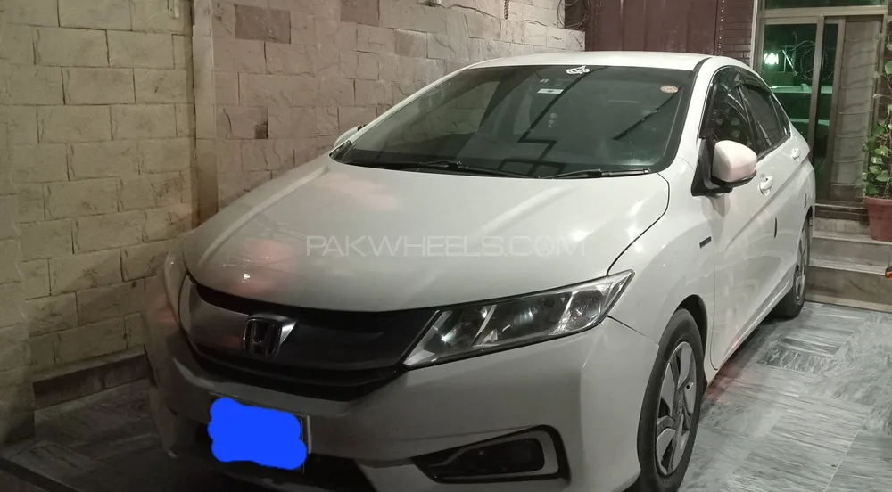 Honda Grace Hybrid 2015 for Sale in Rawalpindi Image-1