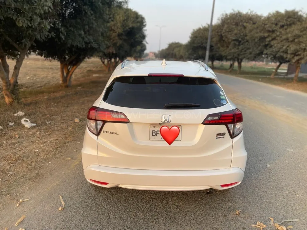 Honda Vezel 2016 for Sale in Lahore Image-1