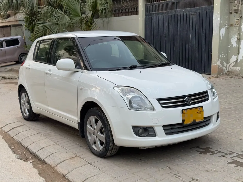 سوزوکی سوئفٹ 2015 for Sale in کراچی Image-1
