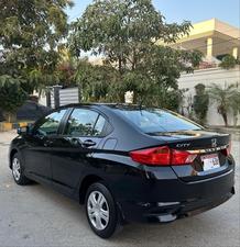 HONDA CITY 1.2L CVT (1200cc) AUTOMATIC 
Model 2024 || Registered 2024
8,000 KM Driven verifiable
HONDA SHAHRAH E FAISAL MAINTAINED 
Bumper To Bumper Original 100% 
Pearl Black Color 
Beige room
Interior is as good as new
COMPANY SEALS STILL INTACT
Original NAVIGATION 
ECON Mode
Like a brand new car

For inspection
Available at SUPREME CARS
Plot # 151/F,Under Imam heights,Shop no.1&2, Main Khalid Bin Walid Rd, Karachi, Sindh 75400

|  Premium Cars  |  Best Prices  |  Optimum Performance | 
#Supremecarsgang