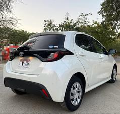 TOYOTA YARIS HATCHBACK G PACKAGE (1000cc)
Model 2021 and Registration 2024
Choice Registered “333”
4.5 Grade Auction Sheet Available & Attached 
Only 35,000 KM Import Mileage 
37,000 Driven Now
Only 1500 km driven locally 
Complete service history available 
Pearl White Color
Bumper to Bumper Original Guaranteed 100%
First Owner
Automatic transmission 
PUSH START
CLIMATE A/C 
APPLE CAR PLAY BLUETOOTH 
MULTIMEDIA STEERING
DIGITAL METER
RETRACTABLE MIRRORS
RADAR
ETC
Too Many Extras 
Leather Seats 
As Good as zero meter
EXCHANGE POSSIBLE WITH ANY CAR

For inspection
Available at SUPREME  CARS
Plot # 151/F,Under Imam heights,Shop no.1&2, Main Khalid Bin Walid Rd, Karachi, Sindh 75400

|  Premium Cars  |  Best Prices  |  Optimum Performance | 
#supremecarsgang