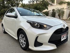 TOYOTA YARIS HATCHBACK G PACKAGE (1000cc)
Model 2021 and Registration 2024
Choice Registered “333”
4.5 Grade Auction Sheet Available & Attached 
Only 35,000 KM Import Mileage 
37,000 Driven Now
Only 1500 km driven locally 
Complete service history available 
Pearl White Color
Bumper to Bumper Original Guaranteed 100%
First Owner
Automatic transmission 
PUSH START
CLIMATE A/C 
APPLE CAR PLAY BLUETOOTH 
MULTIMEDIA STEERING
DIGITAL METER
RETRACTABLE MIRRORS
RADAR
ETC
Too Many Extras 
Leather Seats 
As Good as zero meter
EXCHANGE POSSIBLE WITH ANY CAR

For inspection
Available at SUPREME  CARS
Plot # 151/F,Under Imam heights,Shop no.1&2, Main Khalid Bin Walid Rd, Karachi, Sindh 75400

|  Premium Cars  |  Best Prices  |  Optimum Performance | 
#supremecarsgang