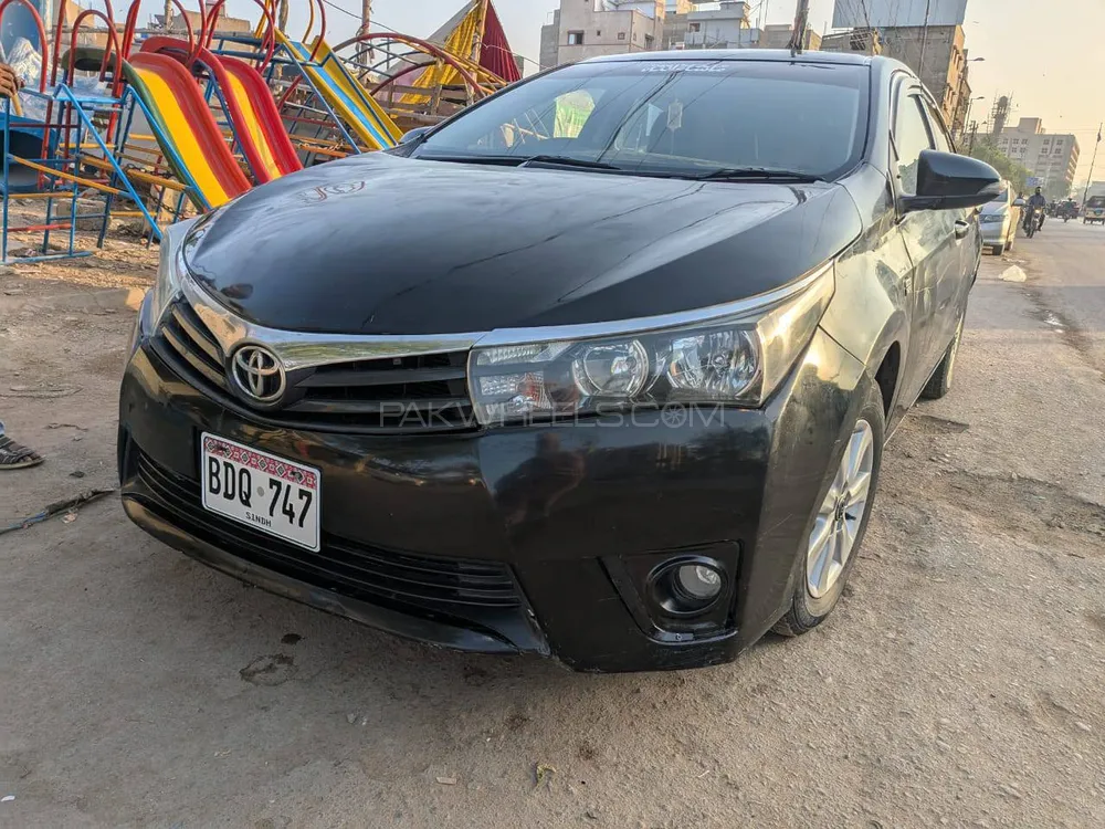 Toyota Corolla 2015 for Sale in Karachi Image-1