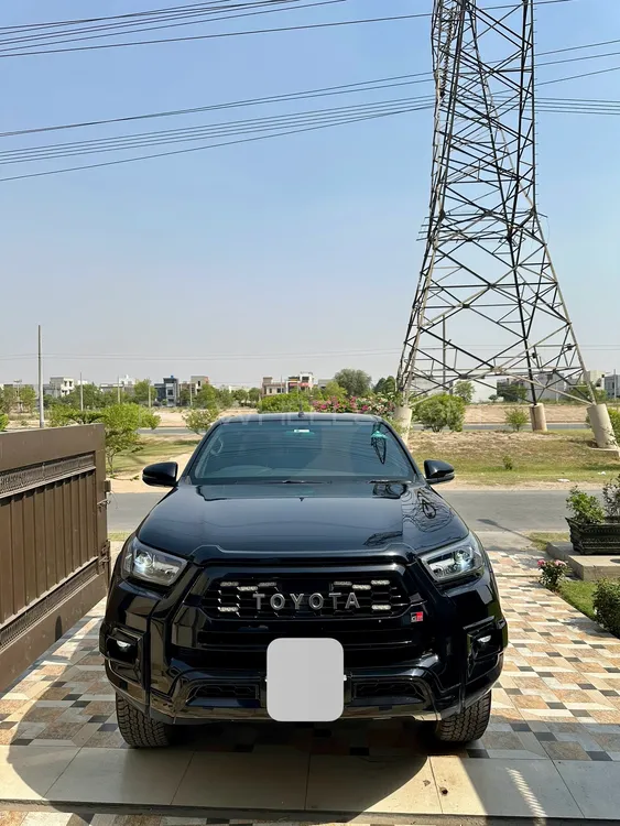 Toyota Hilux 2023 for Sale in Faisalabad Image-1