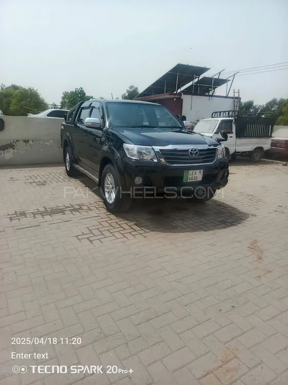 Toyota Hilux 2015 for Sale in Pindi gheb Toyota Hilux 2015 for Sale in Pindi gheb Image-3