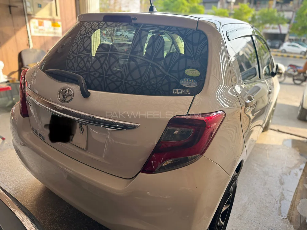 Toyota Vitz 2014 for Sale in Lahore Image-1