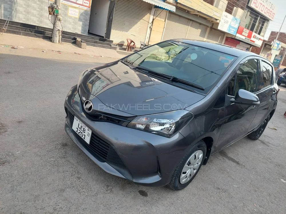 Toyota Vitz 2020 for Sale in Faisalabad Image-1