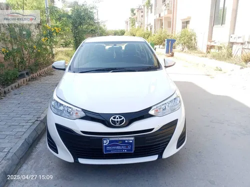 Slide toyota yaris gli cvt 1 3 2020 120665068