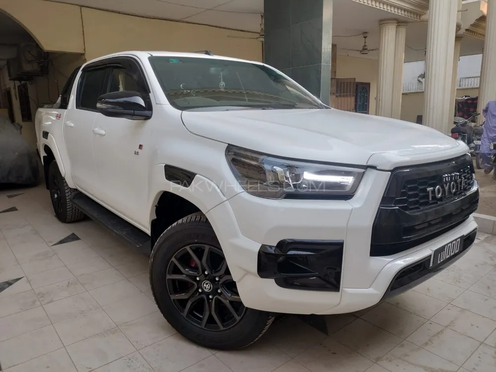 Toyota Hilux 2023 for Sale in Karachi Image-1