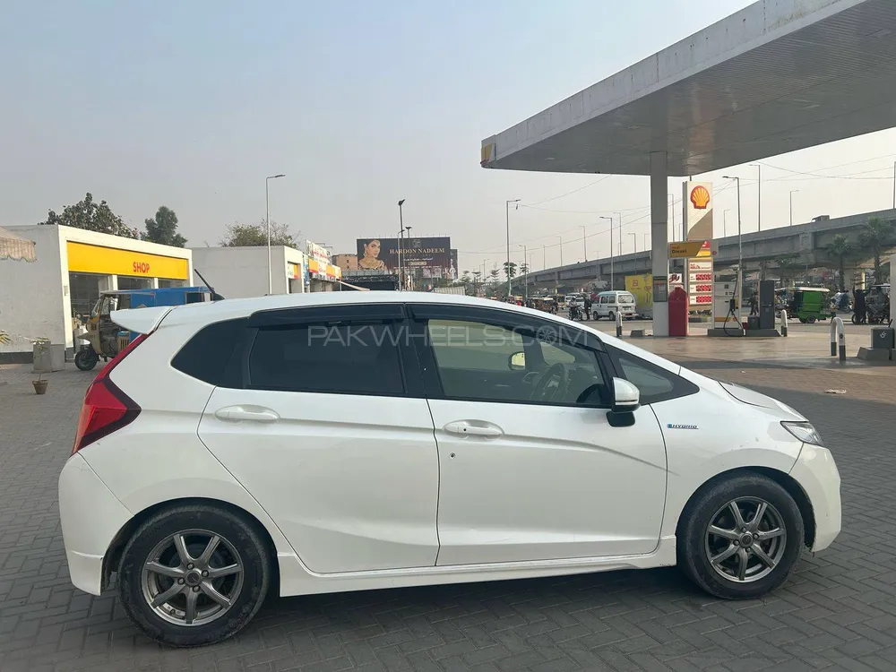 Honda Fit 2014 for Sale in Lahore Image-1