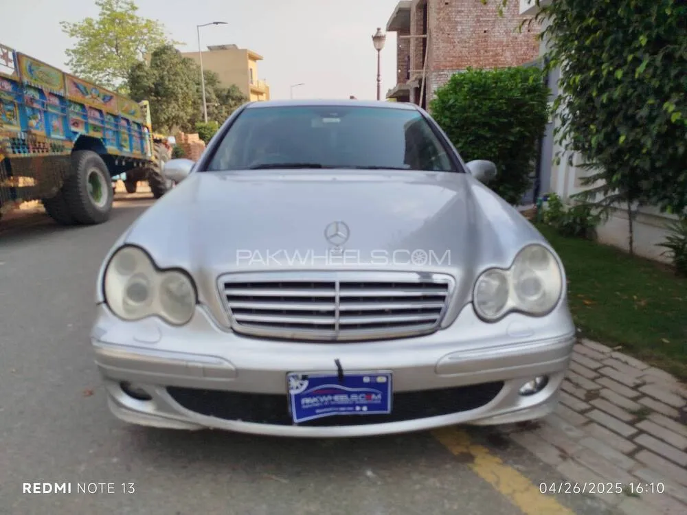 Mercedes Benz C Class 2006 for Sale in Lahore Image-1