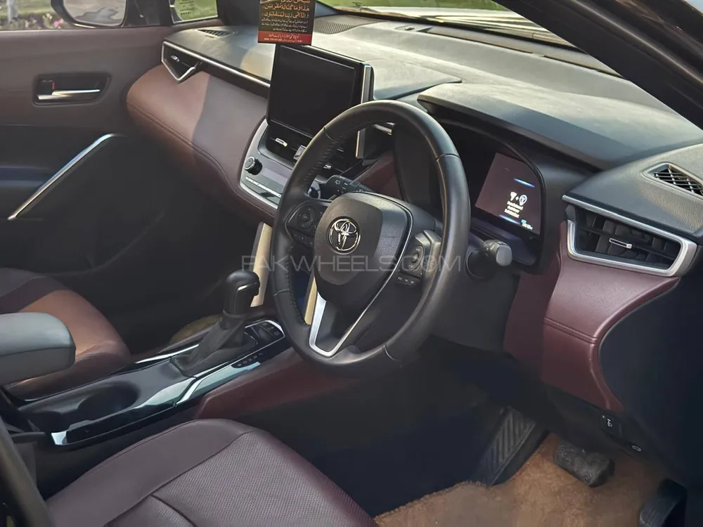 Toyota Corolla Cross 2024 for Sale in Multan Toyota Corolla Cross 2024 for Sale in Multan Image-8