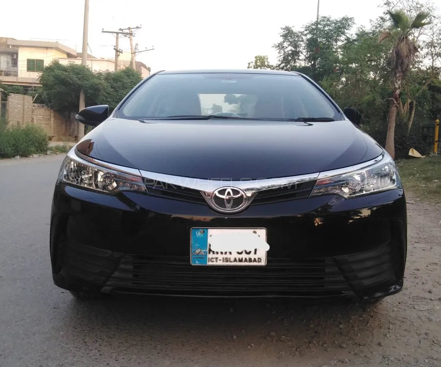 Toyota Corolla 2018 for Sale in Islamabad Image-1