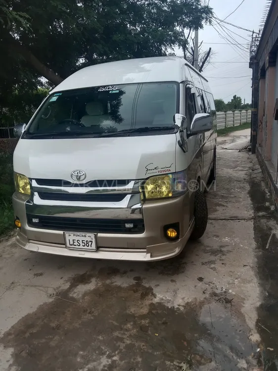 Toyota Hiace 2011 for Sale in Gujrat Image-1