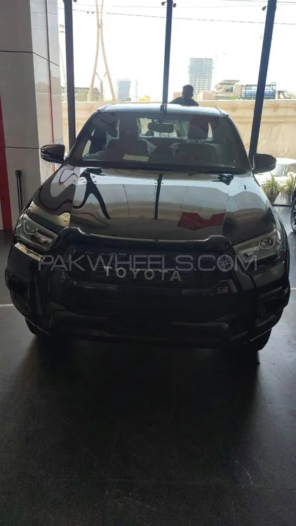 Toyota Hilux 2025 for Sale in Karachi Image-1