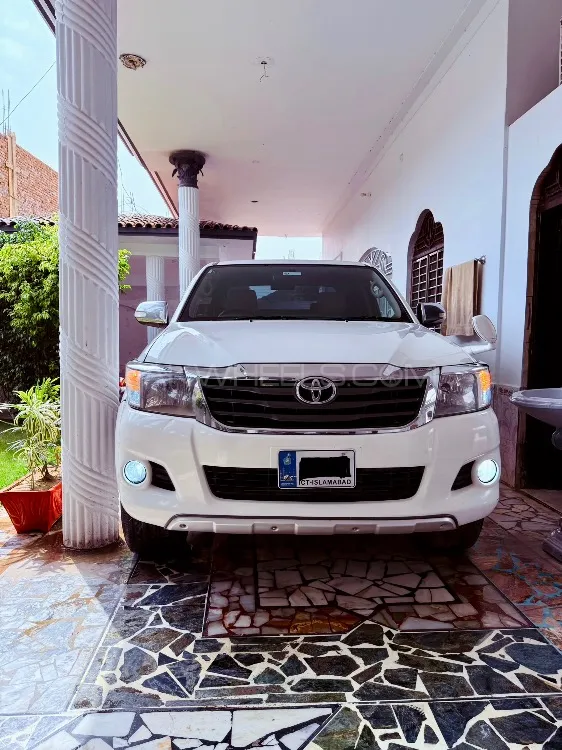 Toyota Hilux 2016 for Sale in Mandi bahauddin Image-1