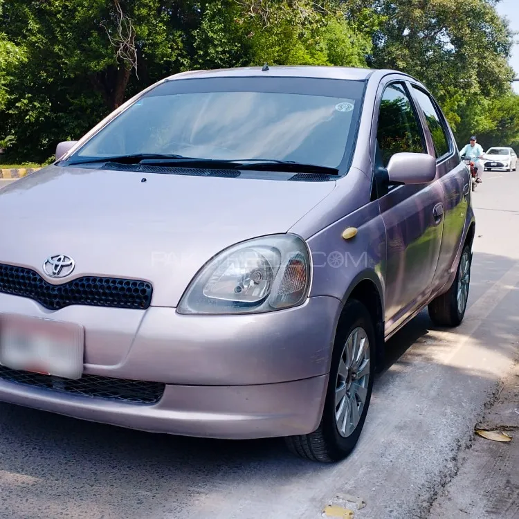 Toyota Vitz 2000 for Sale in Layyah Image-1