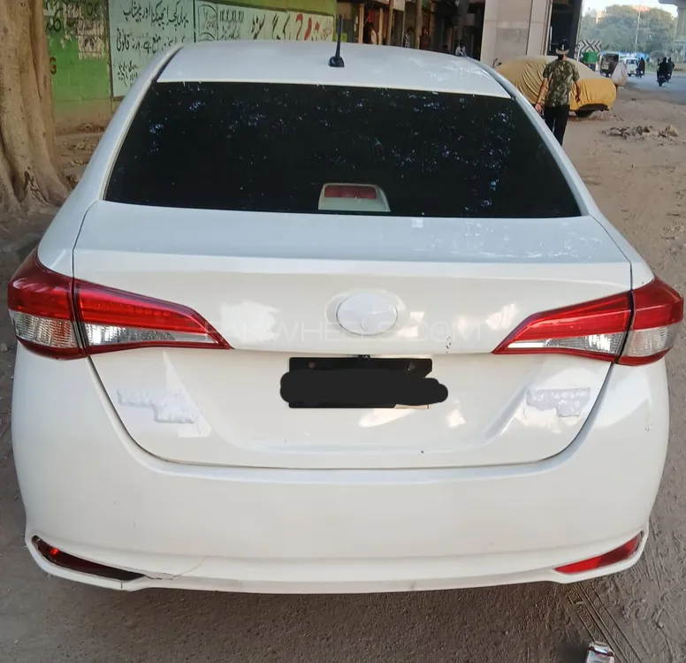Toyota Yaris Sedan 2021 for Sale in Karachi Image-1