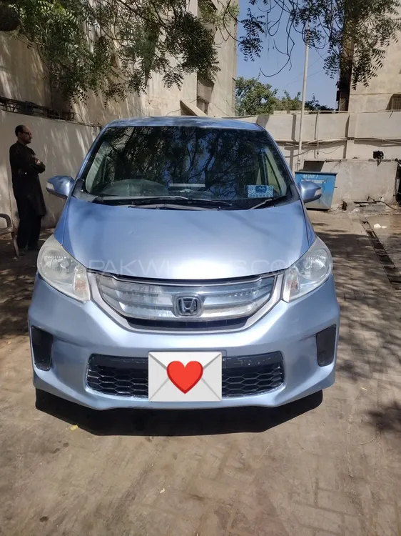 Honda Freed 2017 for Sale in Karachi Image-1