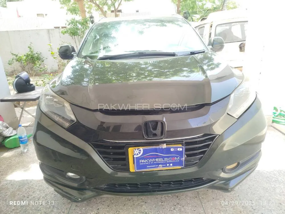Honda Vezel 2014 for Sale in Karachi Image-1