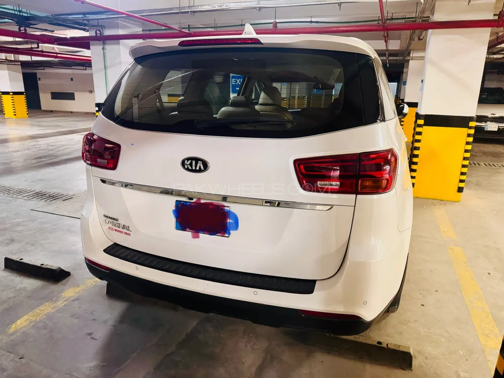 KIA Carnival 2020 for Sale in Islamabad Image-1