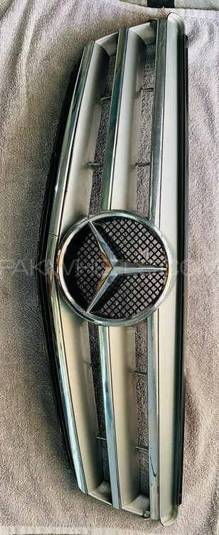 Mercedes Benz C Class Grill Image-1