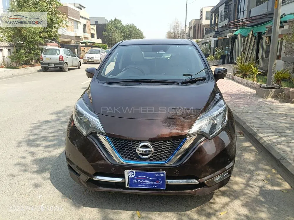 Nissan Note 2018 for Sale in Lahore Image-1