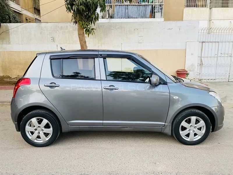 سوزوکی سوئفٹ 2011 for Sale in کراچی Image-1