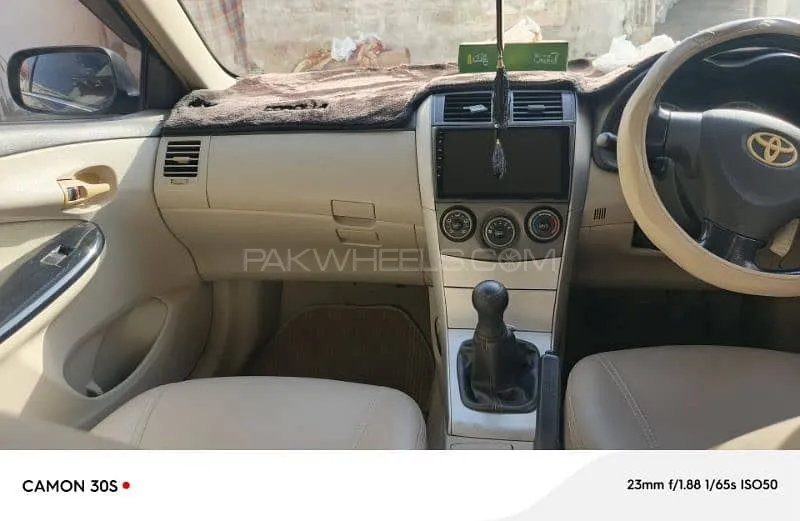 Toyota Corolla 2013 for Sale in Karachi Image-1