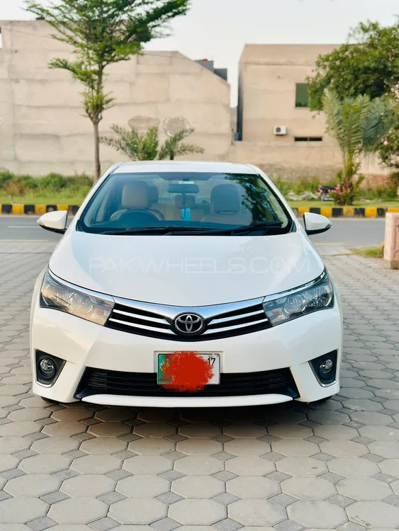 Toyota Corolla 2017 for Sale in Faisalabad Image-1