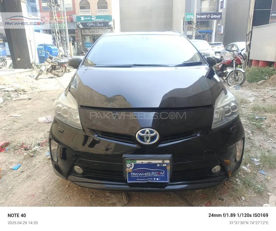 Toyota Prius 2012 for Sale in Lahore Image-1