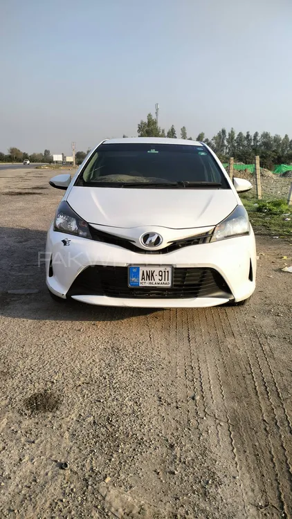 Toyota Vitz 2015 for Sale in Peshawar Image-1