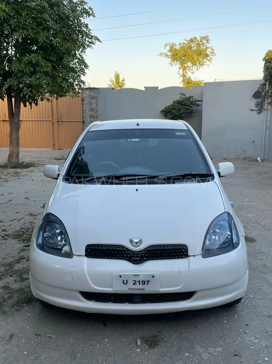 Toyota Vitz 2001 for Sale in Nowshera Image-1