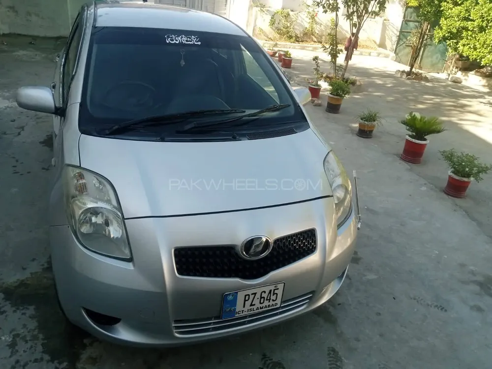 Toyota Vitz 2006 for Sale in Ghazi Image-1
