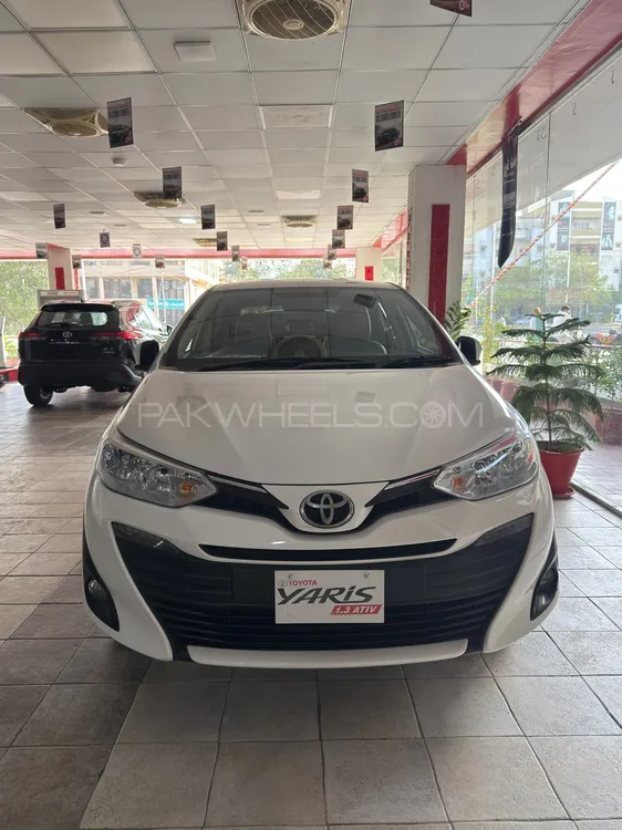 Toyota Yaris Sedan 2021 for Sale in Karachi Image-1