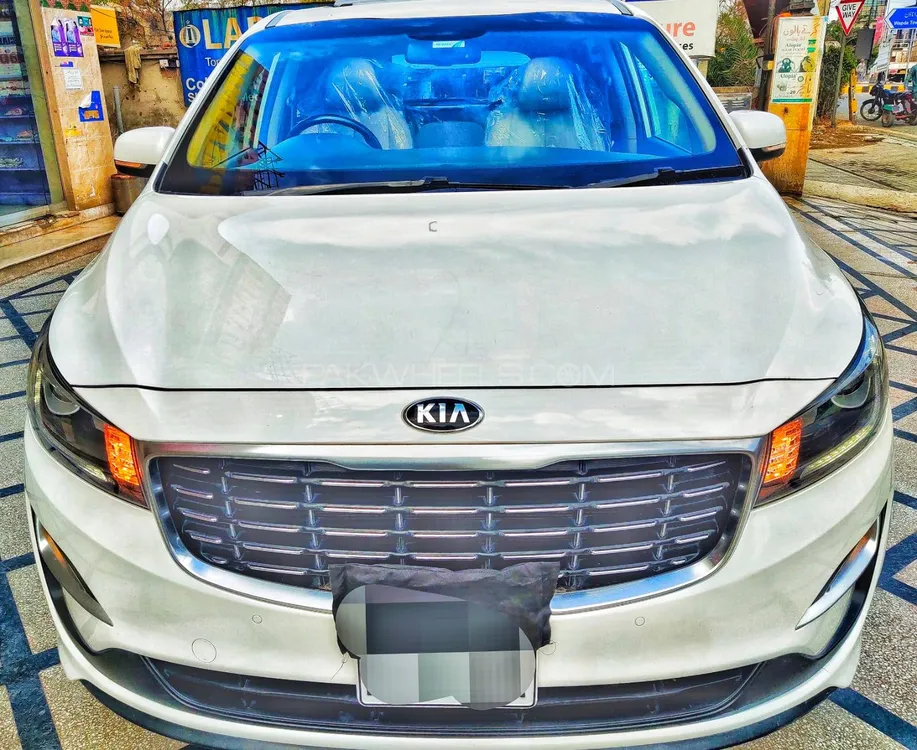 KIA Carnival 2019 for Sale in Lahore Image-1