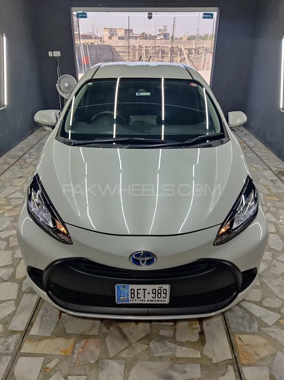 Toyota Aqua 2021 for Sale in Peshawar Image-1