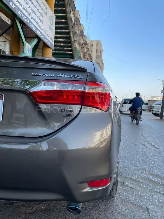 Toyota Corolla 2015 for Sale in Karachi Image-1