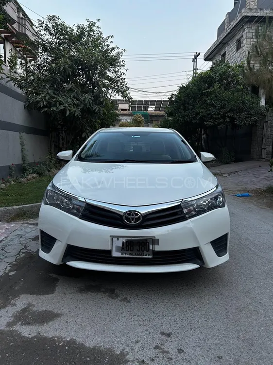 Toyota Corolla 2015 for Sale in Peshawar Image-1