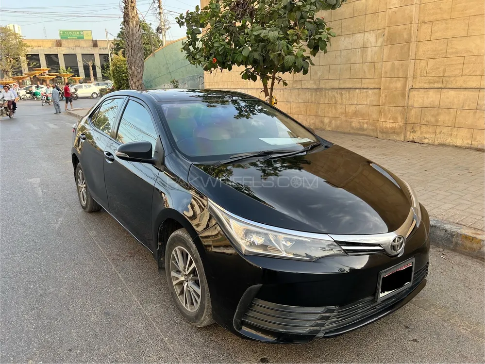 Toyota Corolla 2015 for Sale in Karachi Image-1