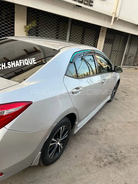 Toyota Corolla 2017 for Sale in Karachi Image-1