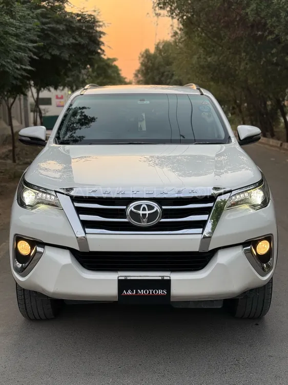 Toyota Fortuner 2018 for Sale in Lahore Image-1