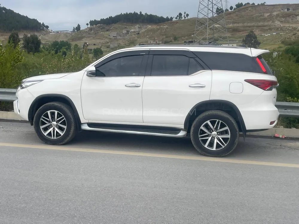 Toyota Fortuner 2019 for Sale in Mansehra Image-1