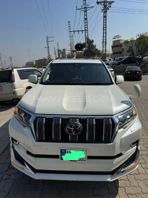 Toyota Prado 2018 for Sale in Kashmir Image-1