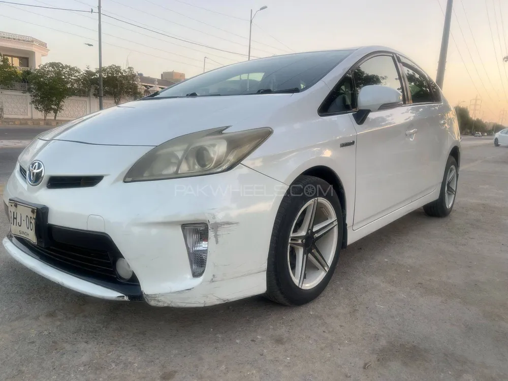Toyota Prius 2013 for Sale in Karachi Image-1
