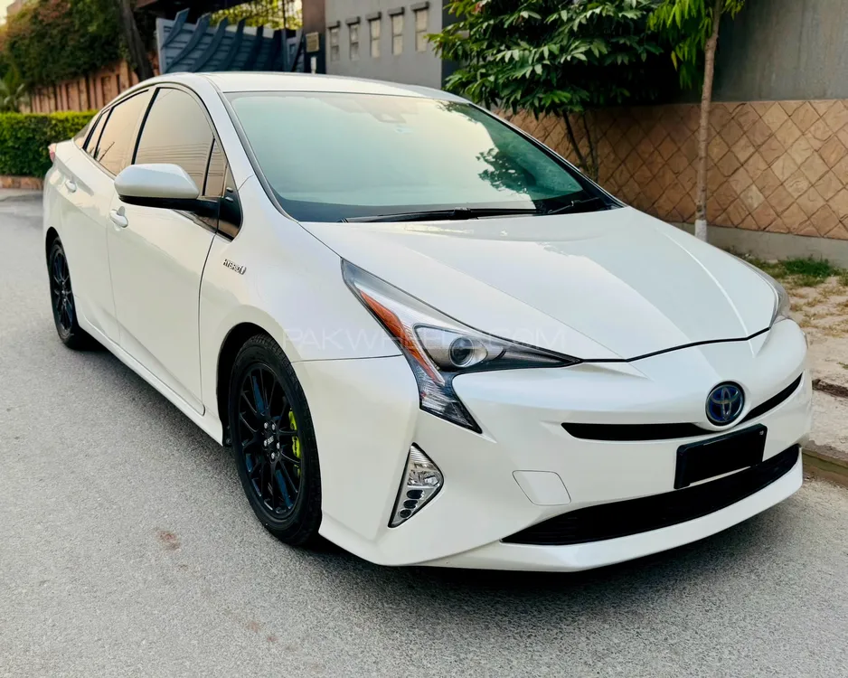 Toyota Prius 2016 for Sale in Faisalabad Image-1