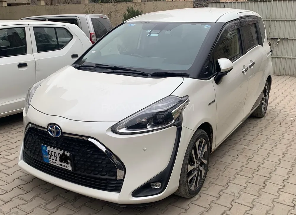 Toyota Sienta 2019 for Sale in Islamabad Image-1