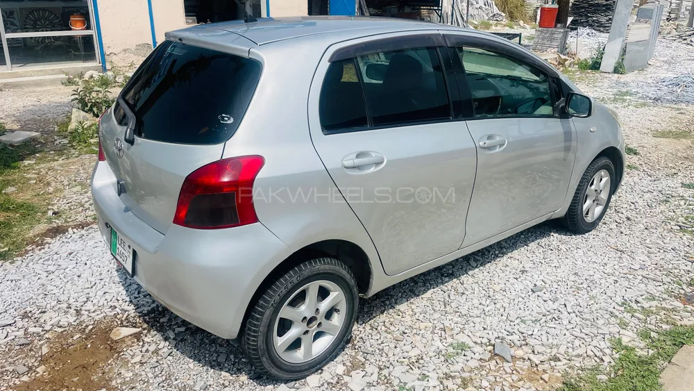 Toyota Vitz 2007 for Sale in Chakwal Image-1