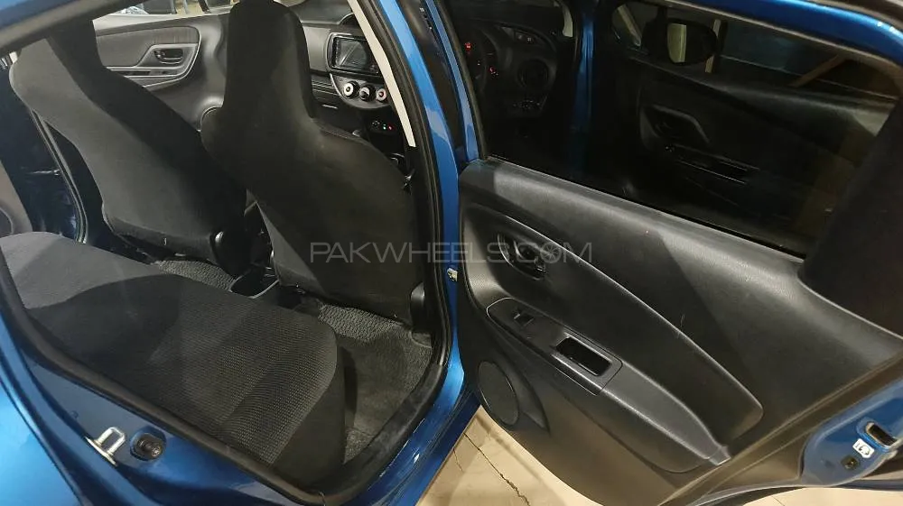 Toyota Vitz 2017 for Sale in Faisalabad Toyota Vitz 2017 for Sale in Faisalabad Image-8