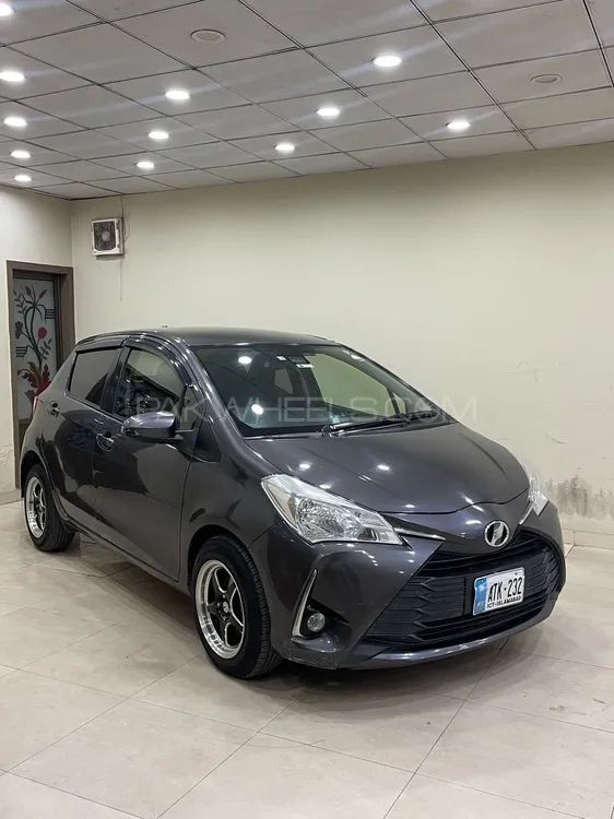 Toyota Vitz 2018 for Sale in Sialkot Image-1